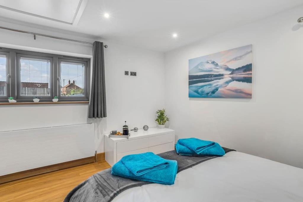 Isabel'S Wing! A Stunning 2 Bedroom Property NWI Extérieur photo